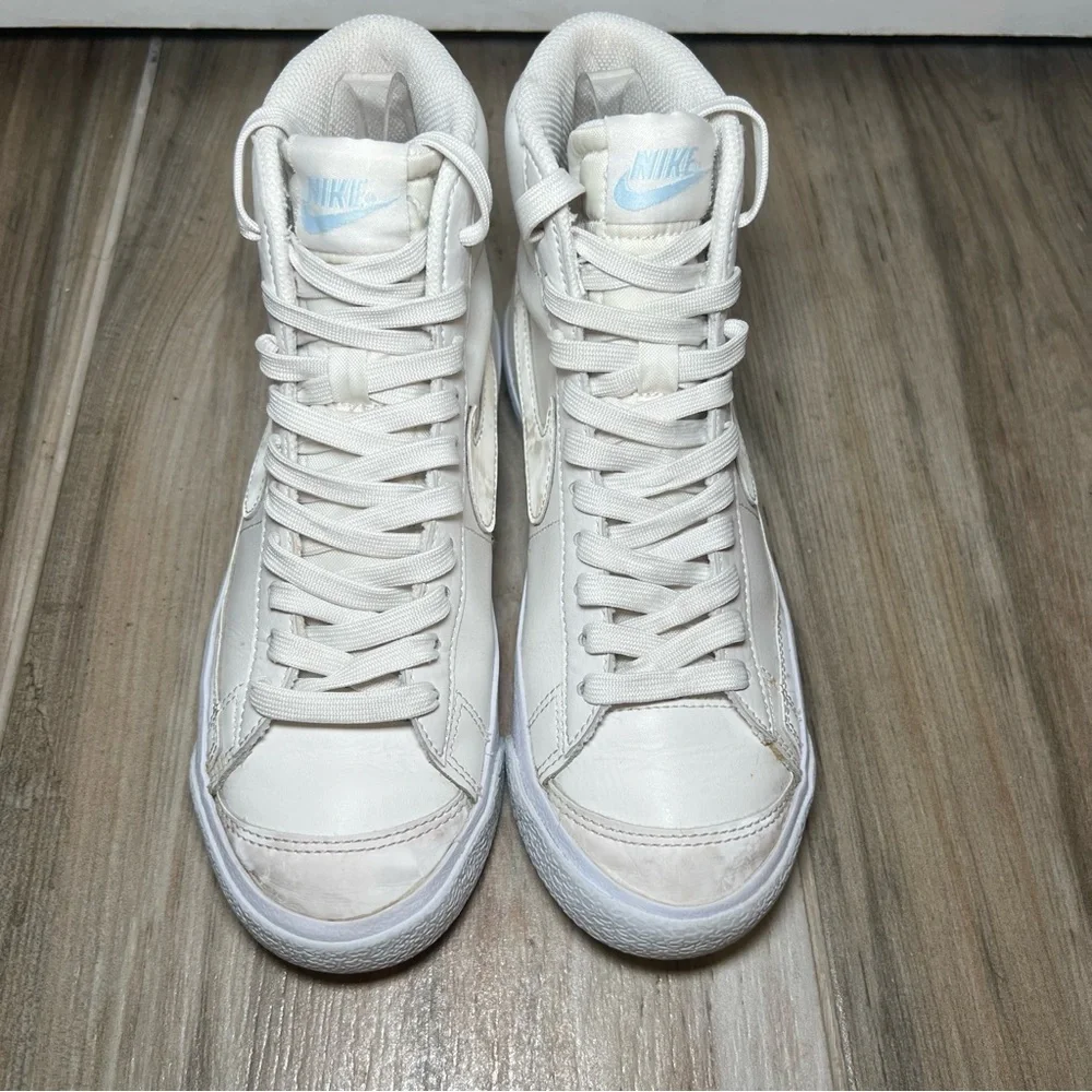 Nike Blazers Mid ‘77 Sneakers White With Iridescent Swoosh Youth Size 4Y